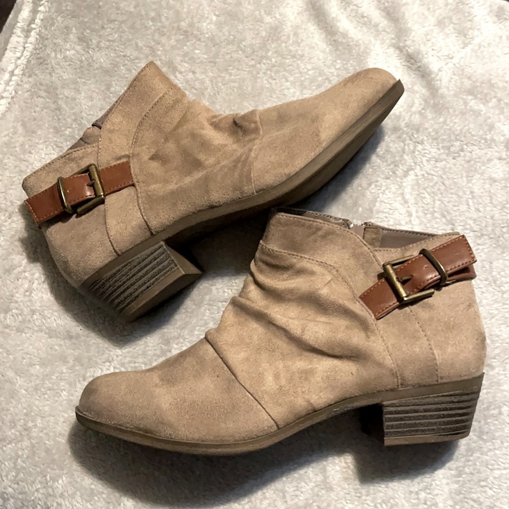 NWT No Parking women’s booties